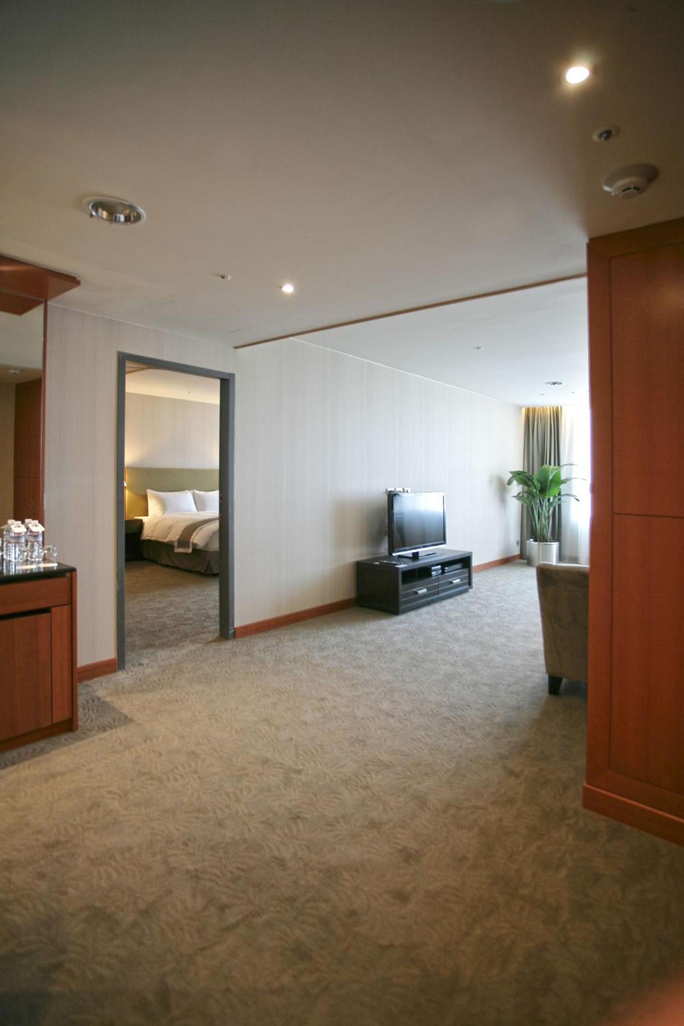 Taichung Harbor Hotel Wuqi Room photo